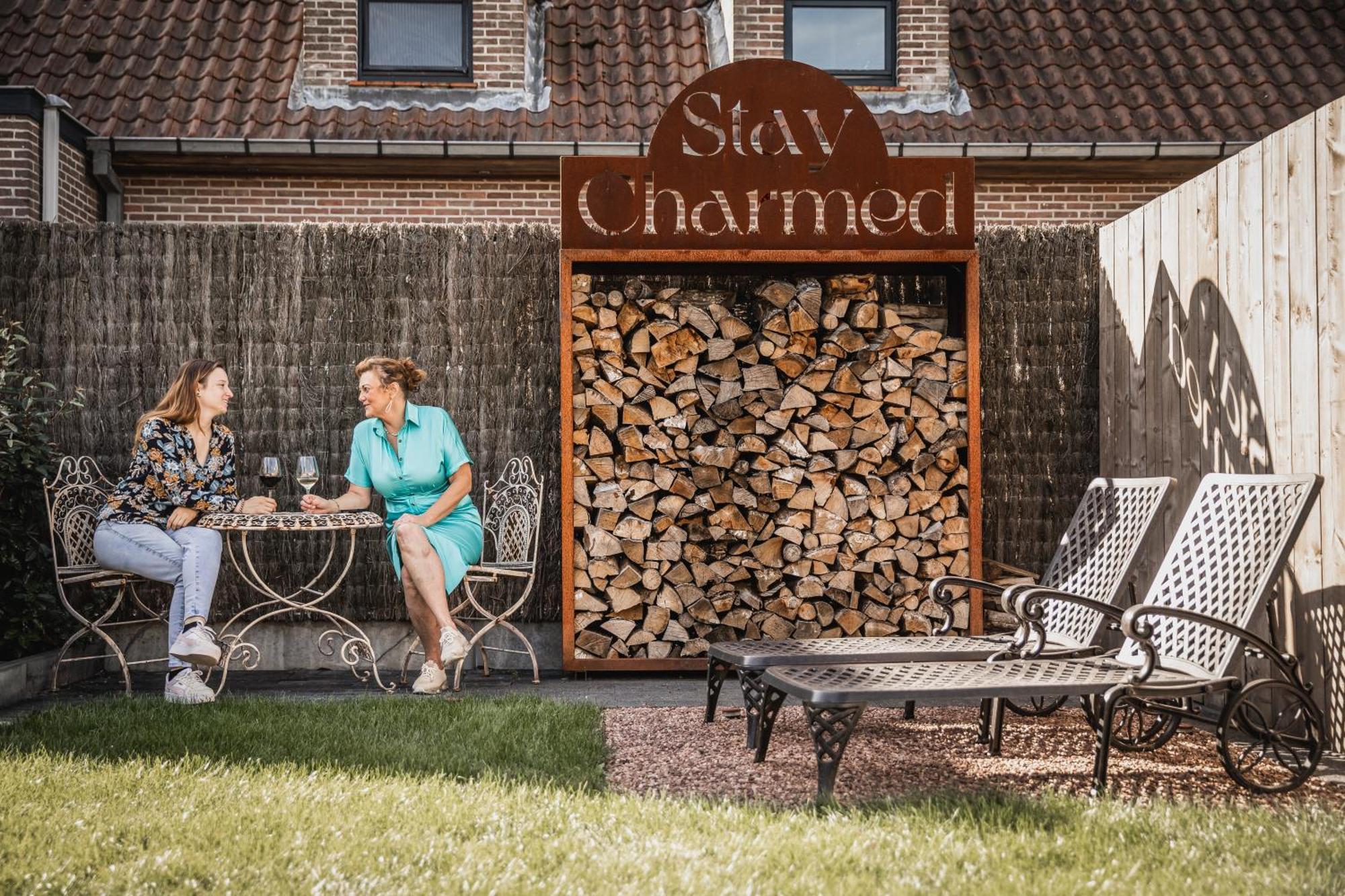 Stay Charmed ยับเบเกอ ภายนอก รูปภาพ